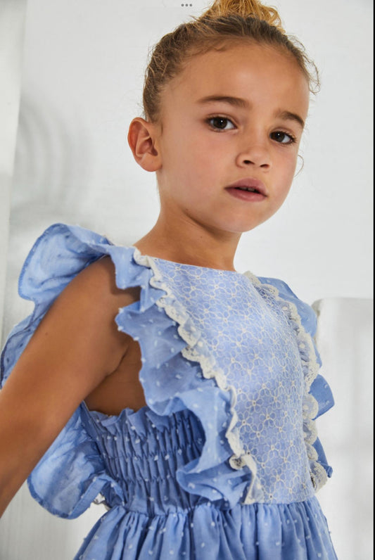 Vestido niña en plumeti - Nekenia colección primavera 2023 - Frontal - Moda Infantil Chicle