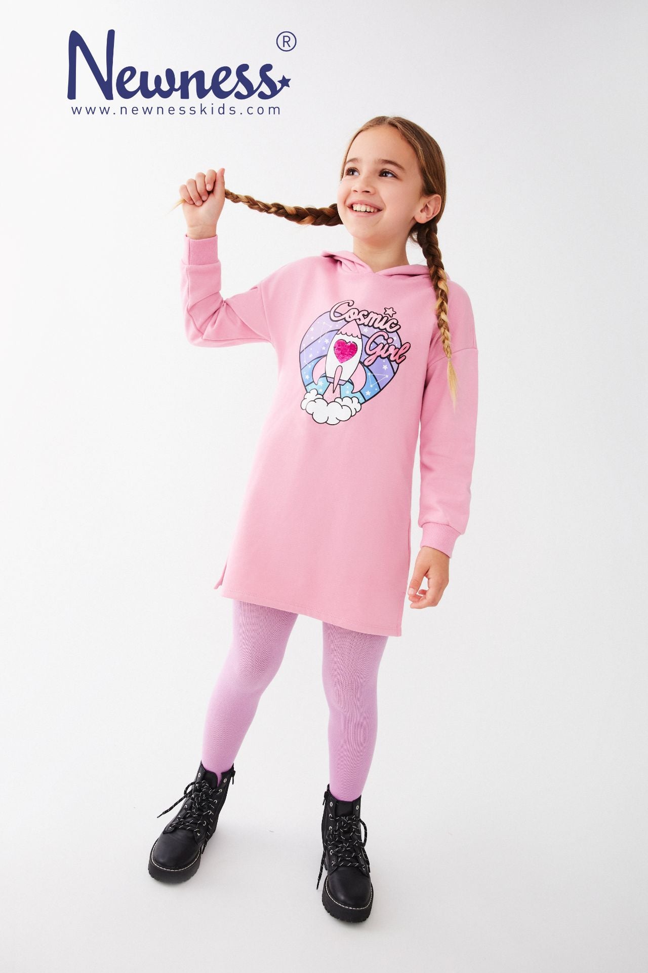 Vestido rosa con cohete - Newness invierno 2024 - Detalle 2 - Moda Infantil Chicle