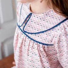 Vestido rosa florecitas - invierno 2024 Coco Acqua - Detalle 2 - Moda Infantil Chicle