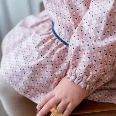 Vestido rosa florecitas - invierno 2024 Coco Acqua - Detalle 3 - Moda Infantil Chicle